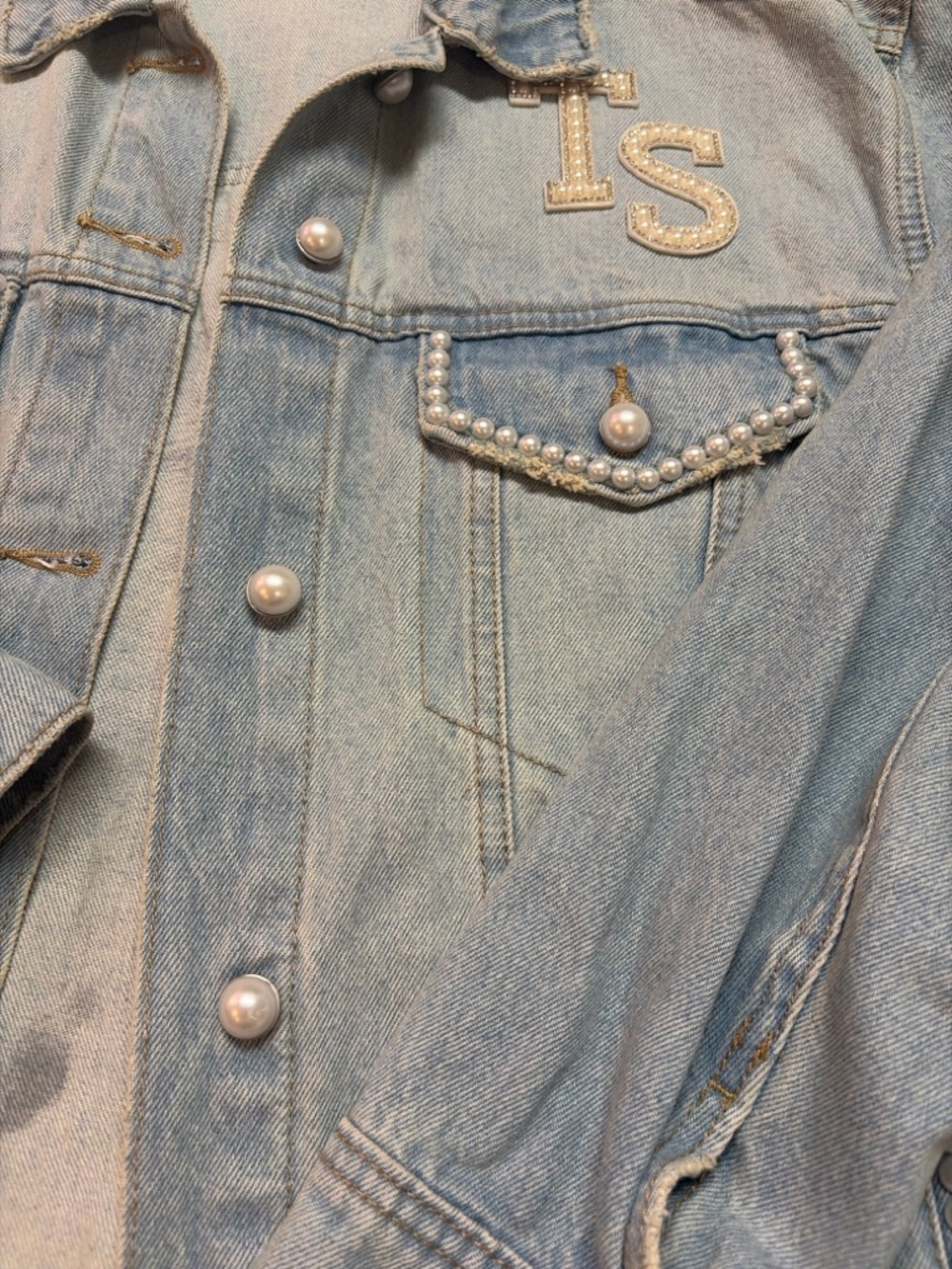 Taylor Swift Inspired Denim Jacket Pearl Studded “Swift 13” Light Wash Size L - Picture 4 of 7